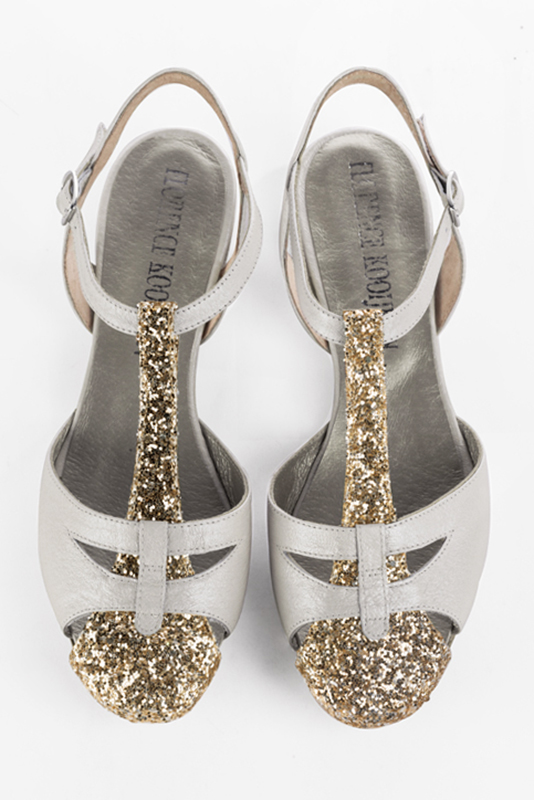 Gold and pure white women's open back T-strap shoes. Round toe. Flat leather soles. Top view - Florence KOOIJMAN